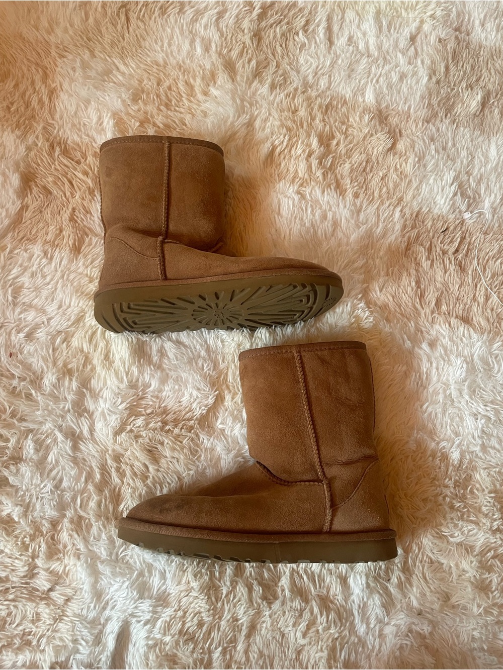 UGG Women's Classic II Short Boots in Chestnut Brown sz7